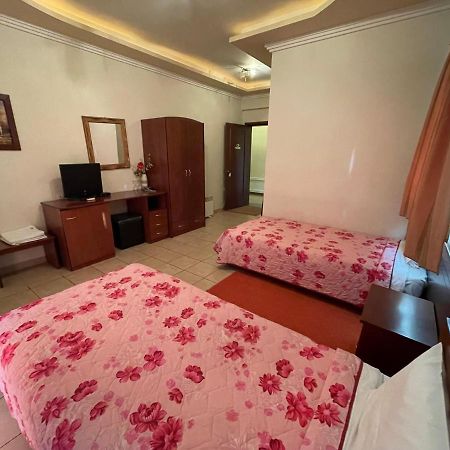 Hotel Melastron Elassona Buitenkant foto